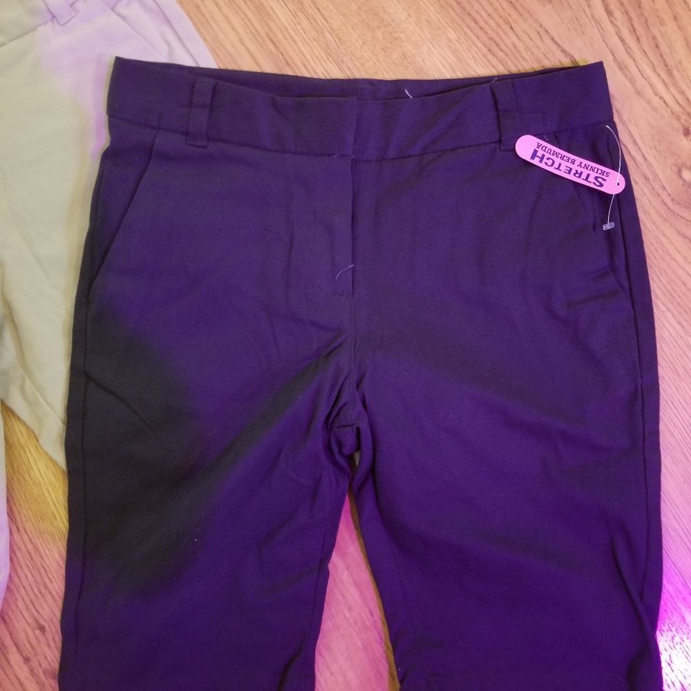 Lot of 2 girls school uniform shorts - Picture 2 of 7